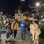 De 35ste kerstmarkt van Leuven 9 Knop om Kerstmarkt Ladeuze plein 3 te kopen